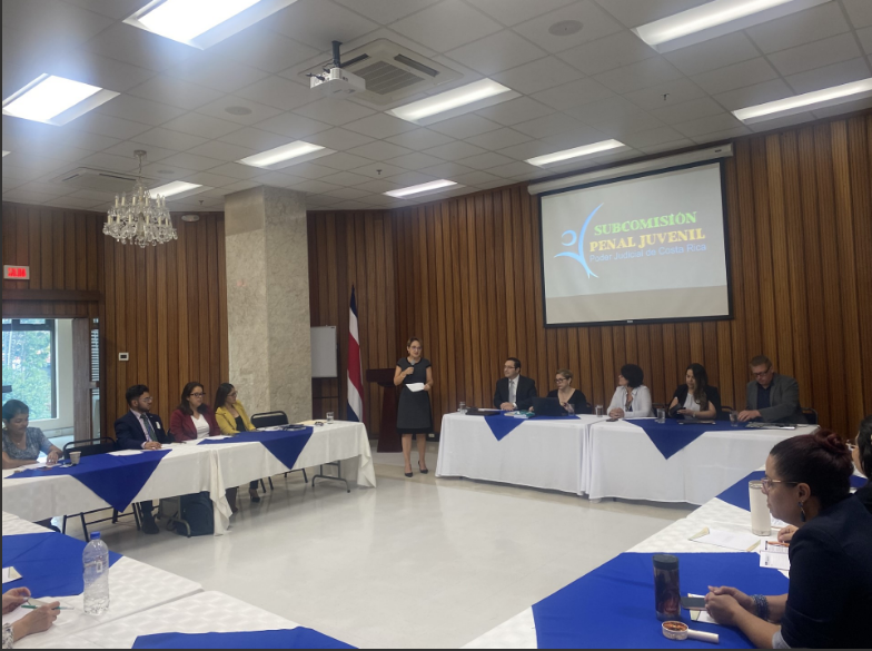 Se llevó a cabo mesa de dialogo titulada: “Medidas cautelares en materia penal juvenil. Derecho comparado Estados Unidos, México y Costa Rica”. 